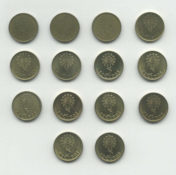 Colecção de 46 Moedas Latão-Níquel - 1$, 5$ e 10$