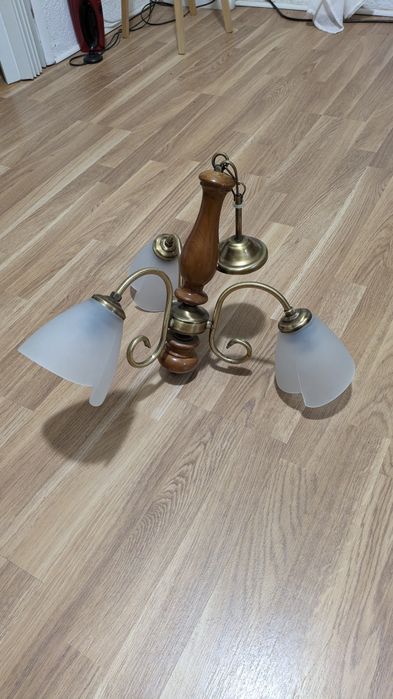 Conjunto de candeeiro de tecto e mesa