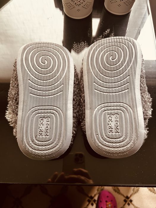 Bonitos chinelos de quarto