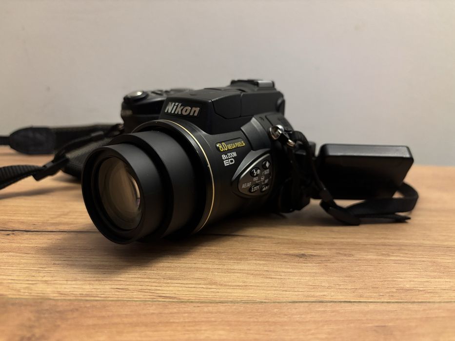 Nikon Coolpix 8700