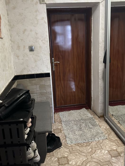 Однокімнатна квартира. Світло не вимикають