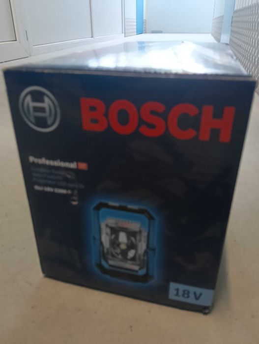 Lampa budowlana akumulatorowa BOSCH 18V-2200