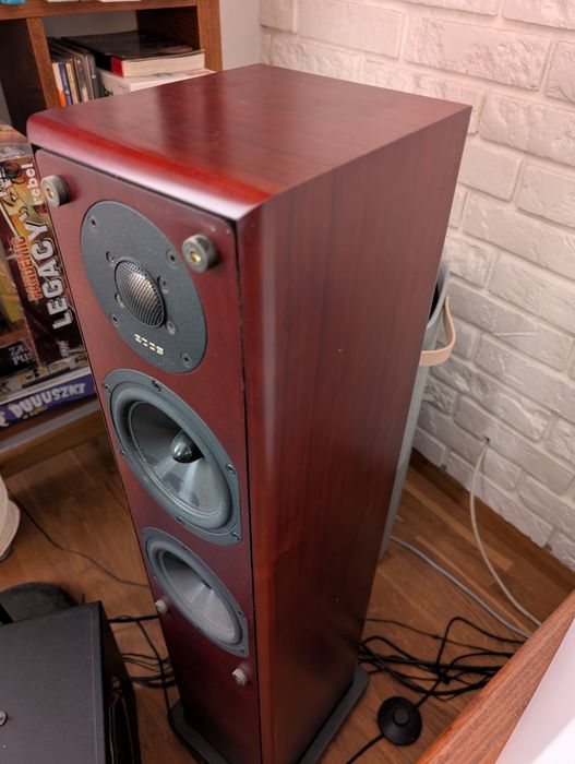 Kolumny stojące Epos M16 do wokali, jazzu i klasyki