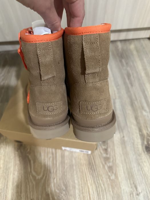 Жіночі UGG Women's Classic Mini Zipper Tape Logo Boot