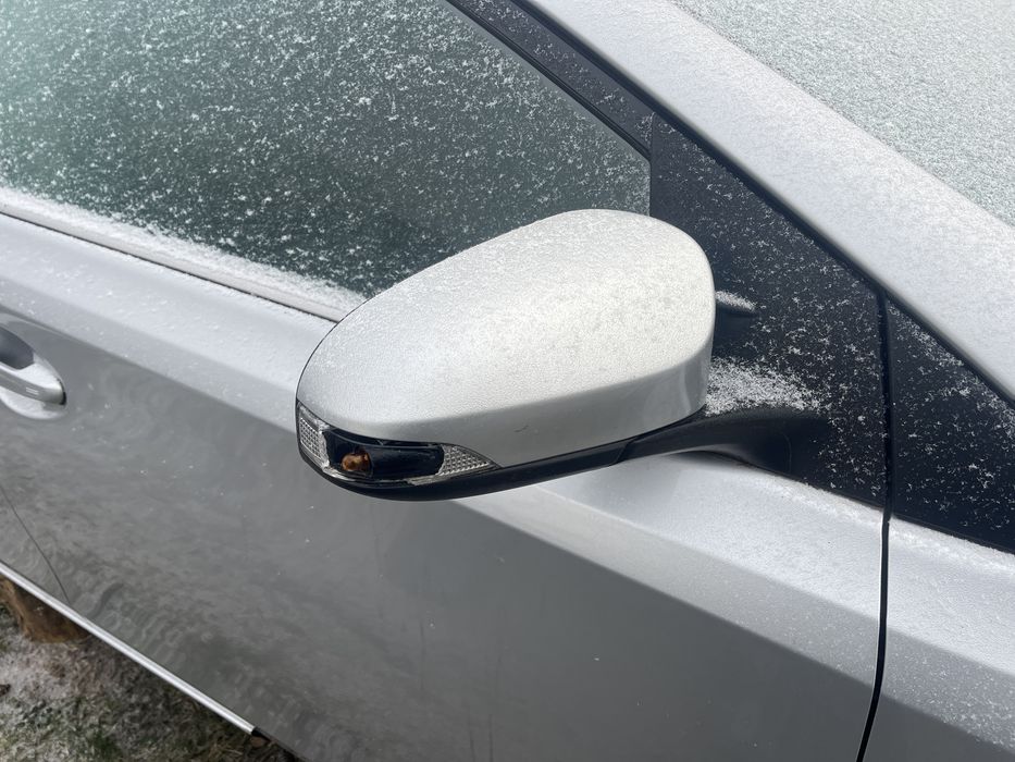 Lusterko prawe toyota auris II 2018r 1g6 ładne