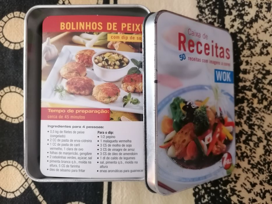 Caixa com 50 receitas no wok