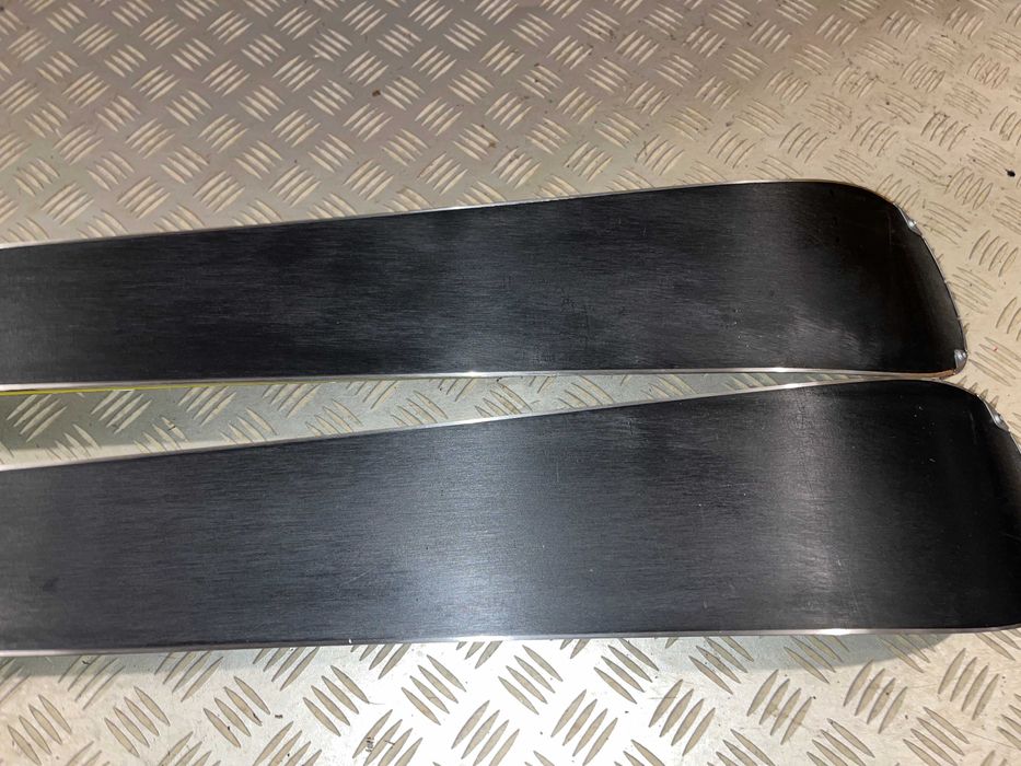 Narty ROSSIGNOL REACT R8 HP 156 cm rocker