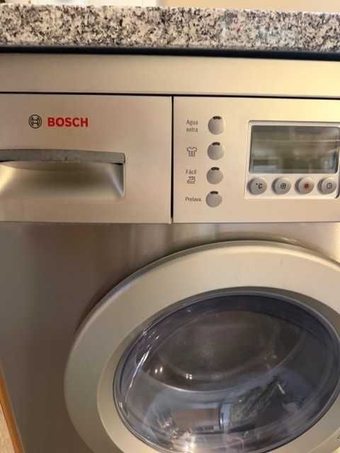 Máquina de lavar e secar roupa - marca conceituada BOSCH