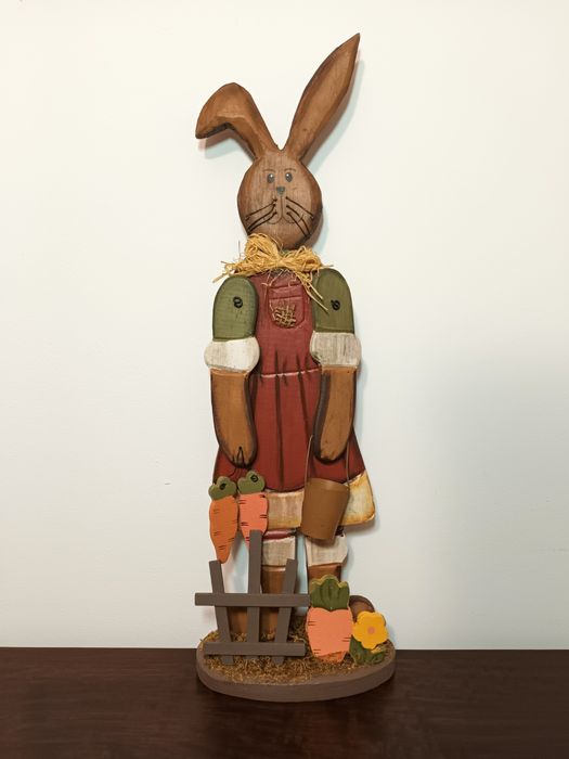 Escultira de madeira coelho decorativo
