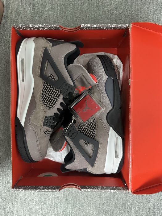 Nowe buty jordan 4  retro rozmiar 42