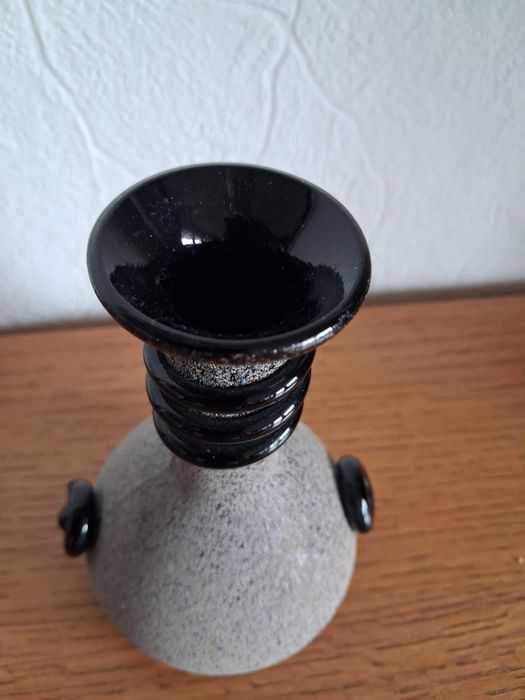 Wazon z czarną spiralą i guzikami- vintage
