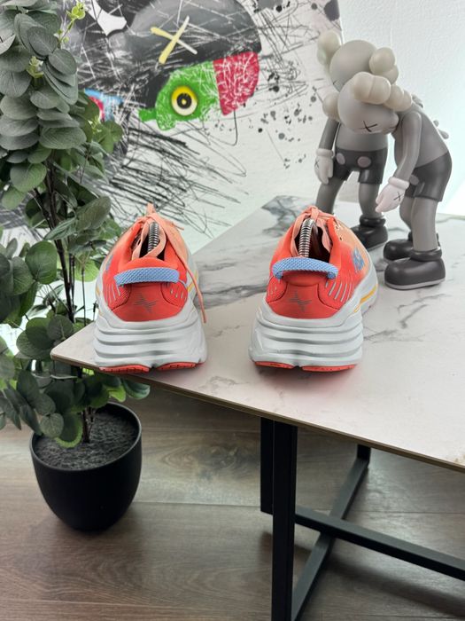 Кросівки Hoka Bondi X 42 розмір Е16474