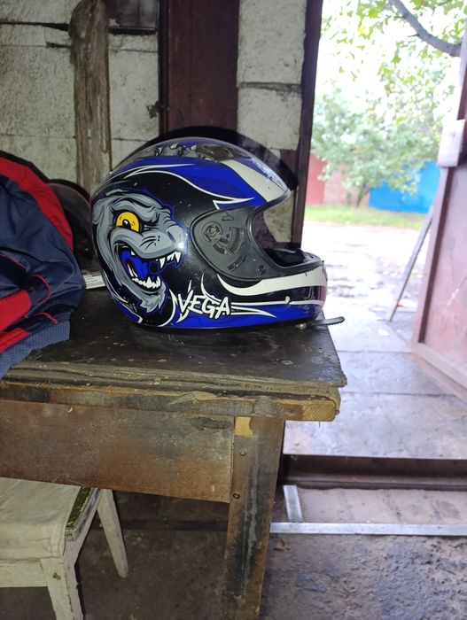 Продам Шолом б/у