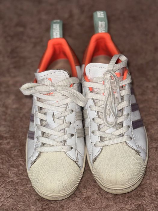 Damskie kultowe sneakersy Adidas Superstar