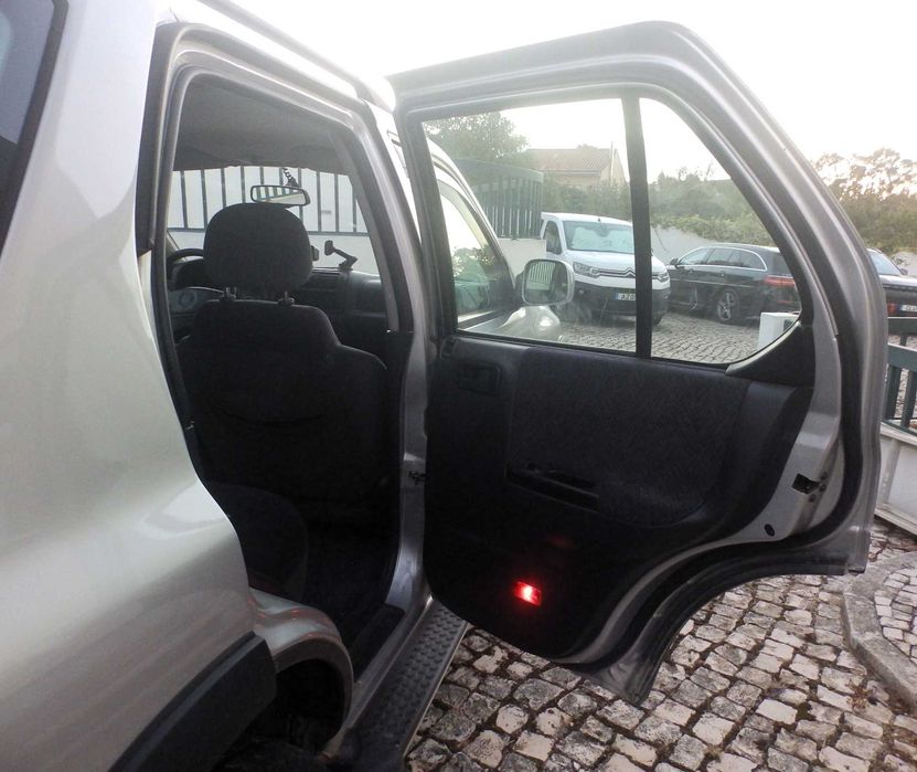 Opel Frontera B 2.2 DTI 16V, versão Limited, de 2000, com 112.000 km