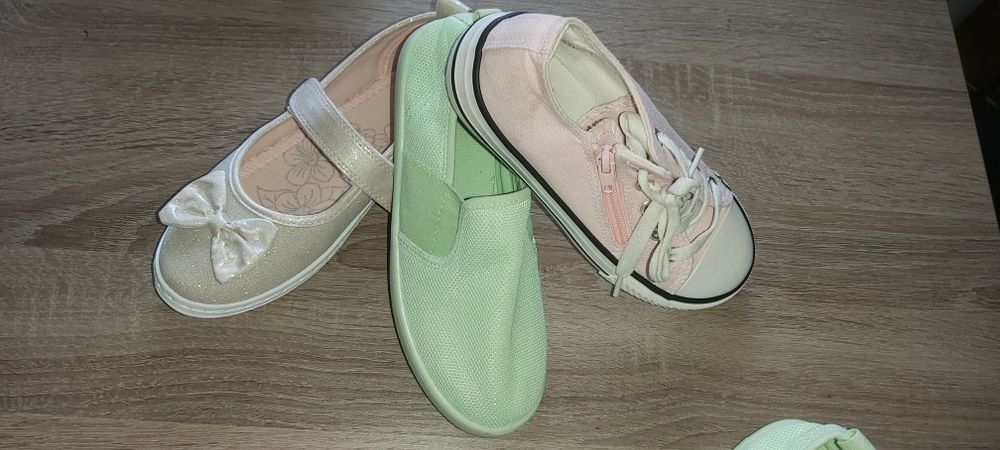 Buty rozmiar 33 trzy pary