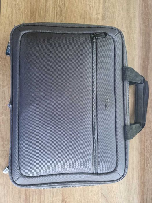 Laptop ASUS VivoBook S14 w bardzo dobrym stanie + etui na laptop GRATIS