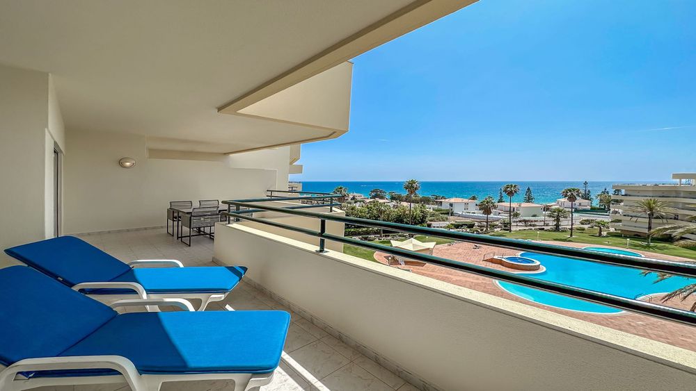 Apartamento de Luxo, Vista Mar Deslumbrante a 100m da Praia, Albufeira
