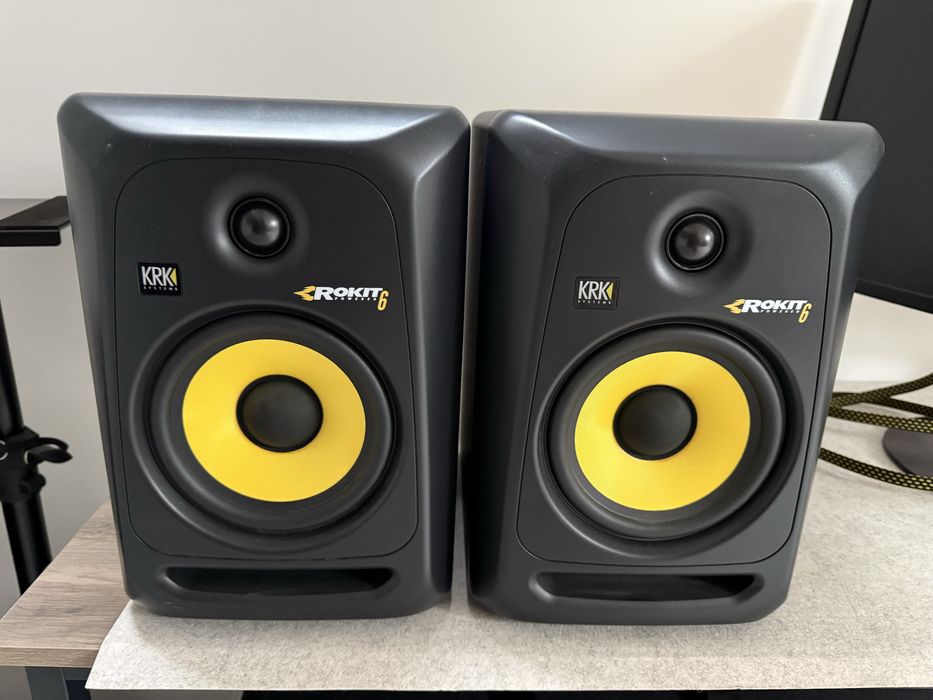 Monitory studyjne KRK ROKIT 6 G3 + 2 statywy
