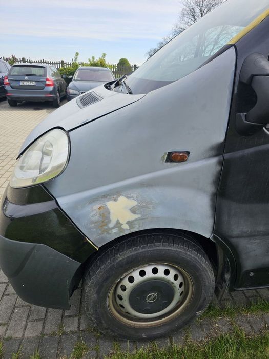błotnik lewy przód opel vivaro