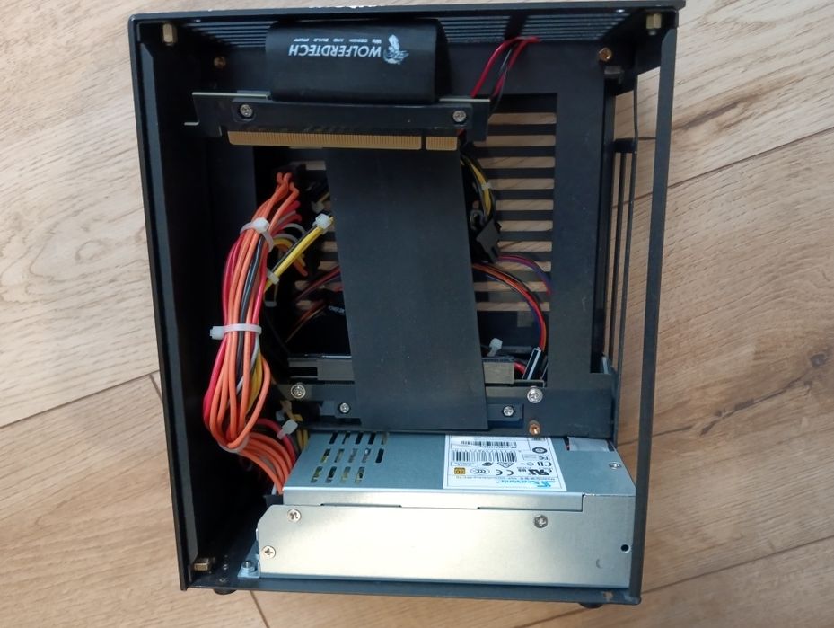 Obudowa mini-ITX + zasilacz 300W