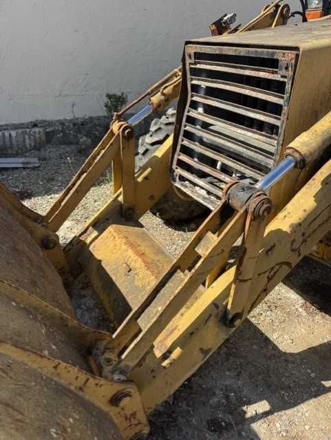 Retroescavadora JCB 4X4