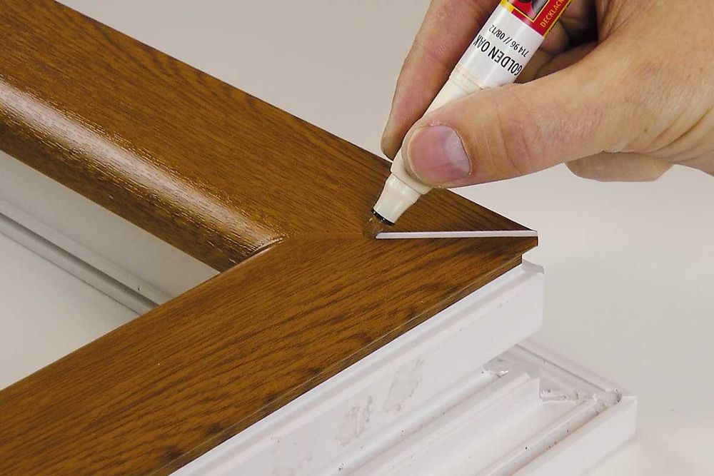 Pisak KANTEN-FIX - okna bramy schody drzwi panele orzech 11ml