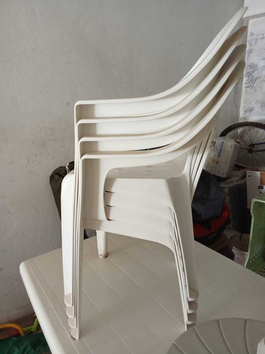 Mesa de jardim c/ 4 cadeiras