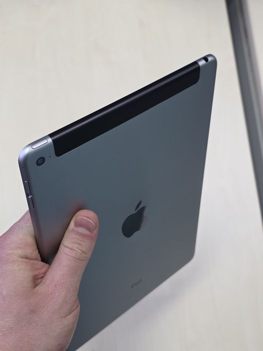Продам iPad Air 2 32GB з SIM картою A1567