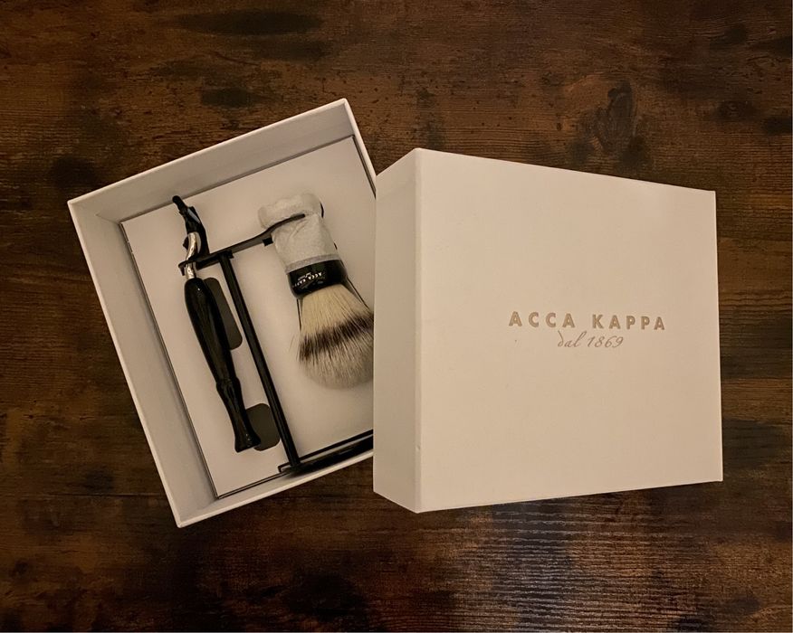 CONJUNTO DE BARBEAR ACCA KAPPA  NOVO