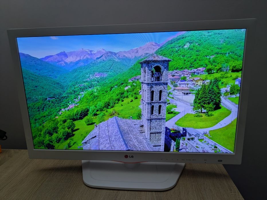 Lg 26" Full HD  SMART WIFI 26LN467U