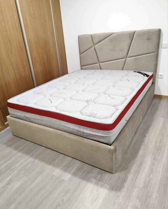 Camas estofadas, sofás e cadeiras *Fabricante*