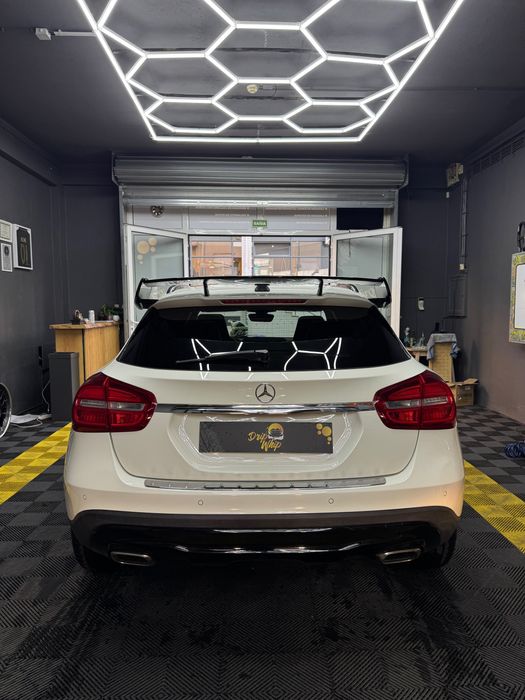 Mercedes-Benz GLA 220 black edition