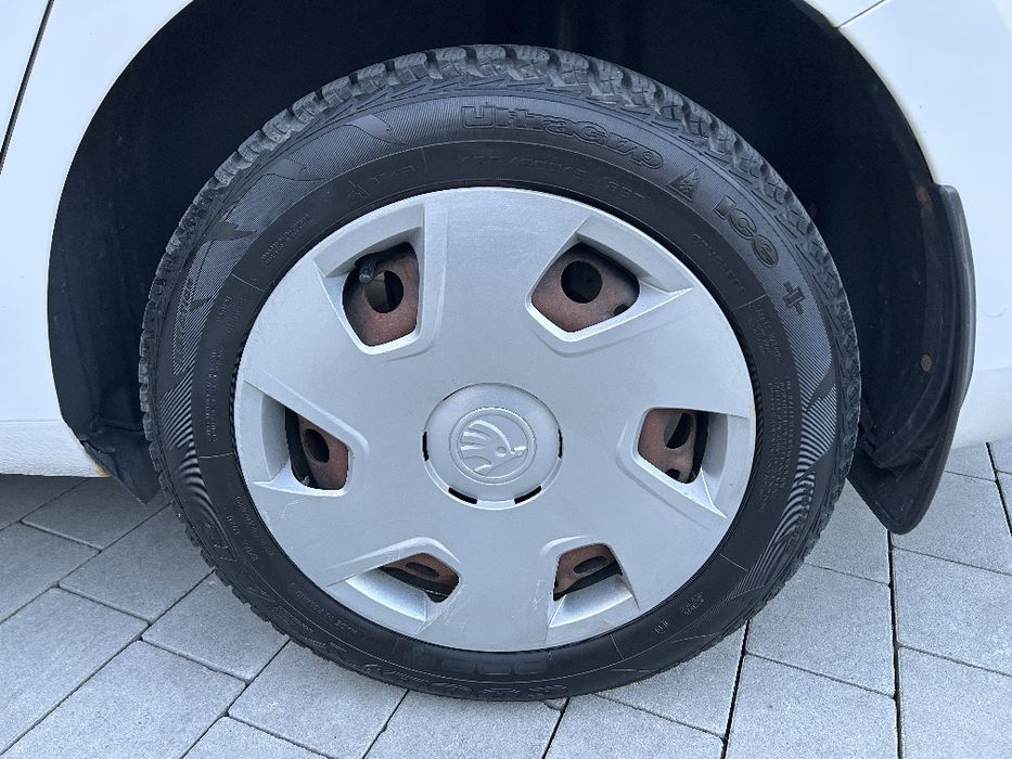 Продам skoda fabia 2015