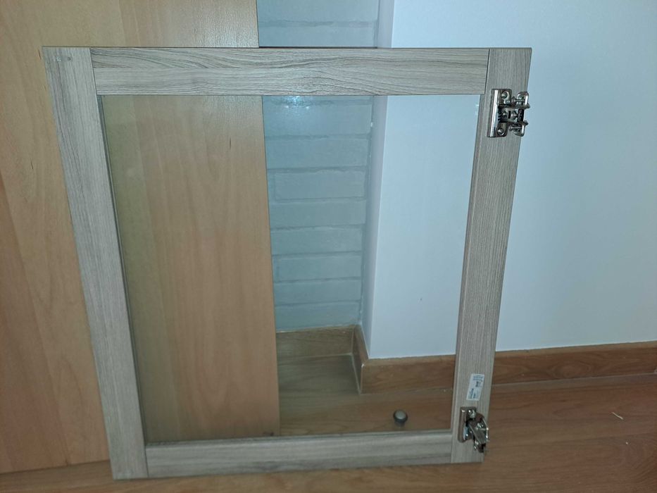 porta SINDVIK com dobradiças como nova - negociavel