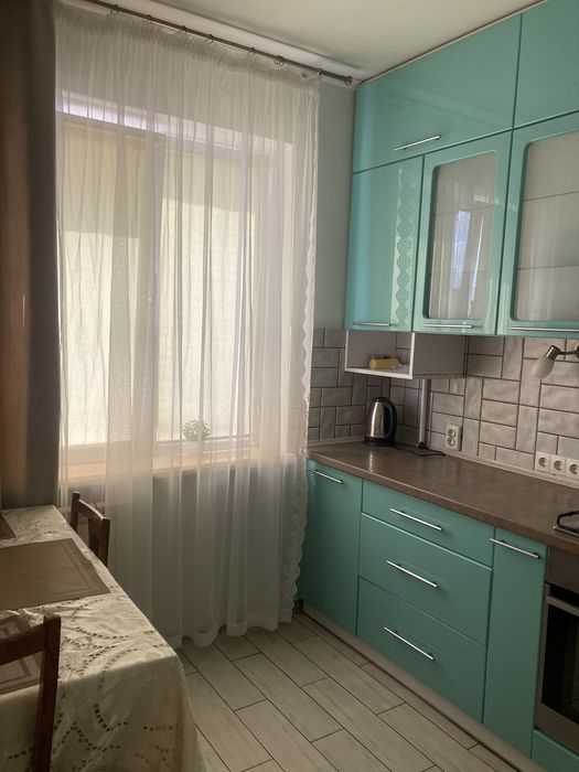 Продам 2-ну квартиру по вул. Кравчука ( р-н ,,Варшавський ринок)
