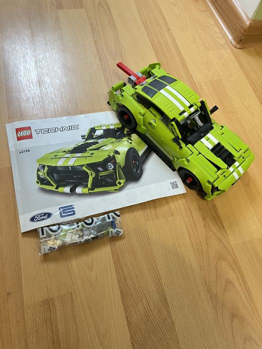 Машина лего технік форд на механізму