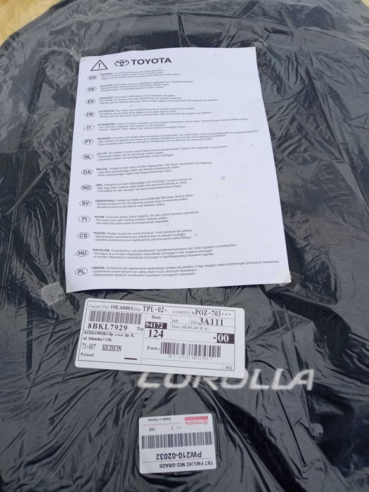 Dywaniki samochodowe Toyota Corolla komplet oryginał Toyota