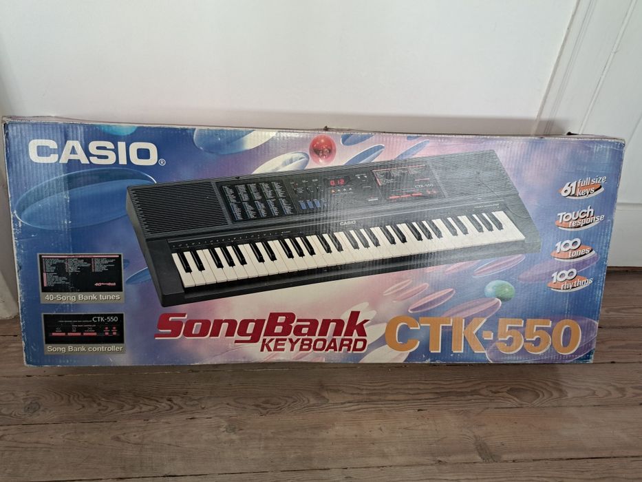 Teclado Casio CTK 550 com tripé
