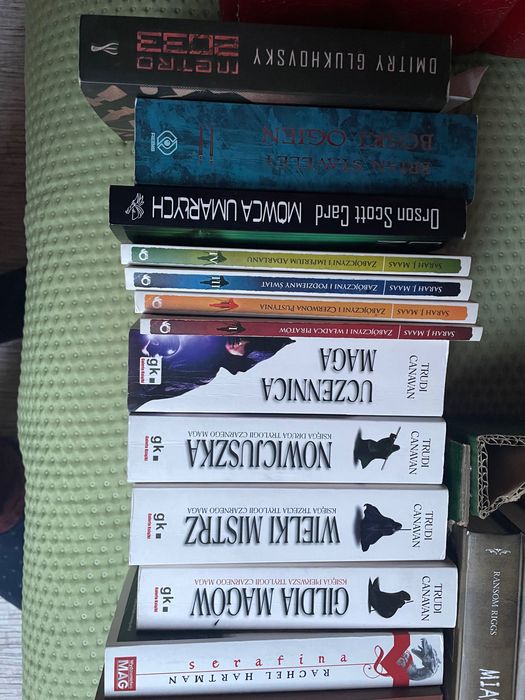 Książki dla młodzieży i dorosłych