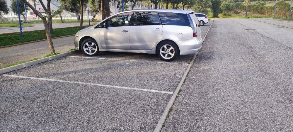 Mitsubishi grandis