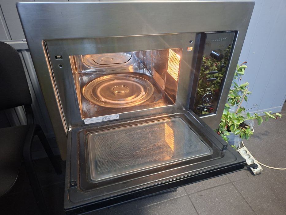 Kuchenka elektryczna mikrofalowa piekarnik