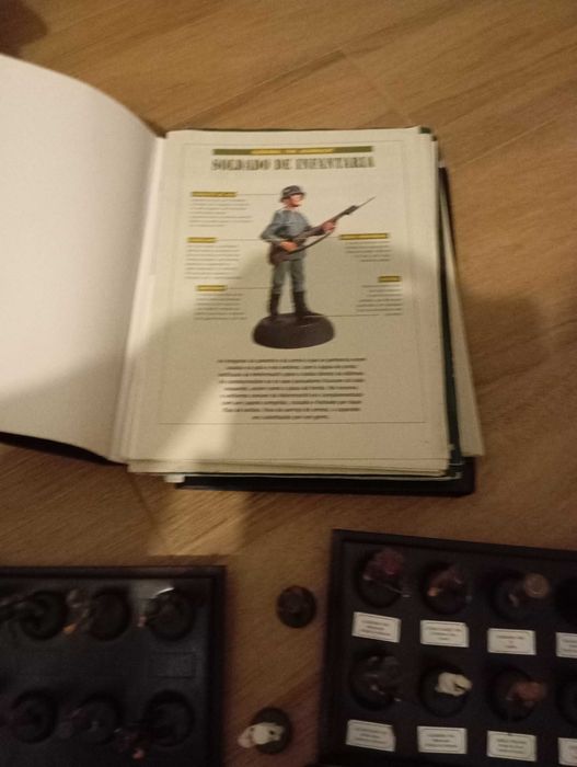 Colecção de soldadinhos de chumbo da 2a guerra mundial Lusomundo