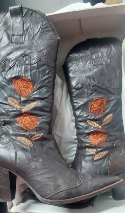 Botas em pele, bom estado