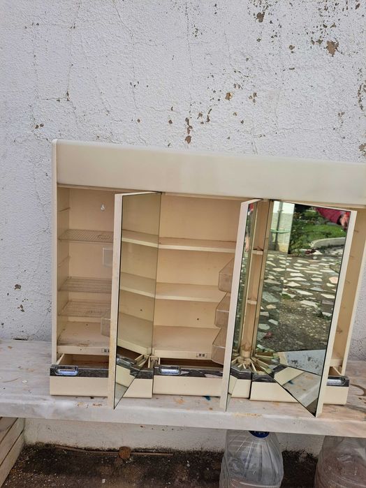 Armario de casa de Banho