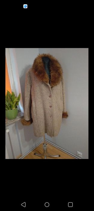 Plasz plus size z odpinanym kołnierzem