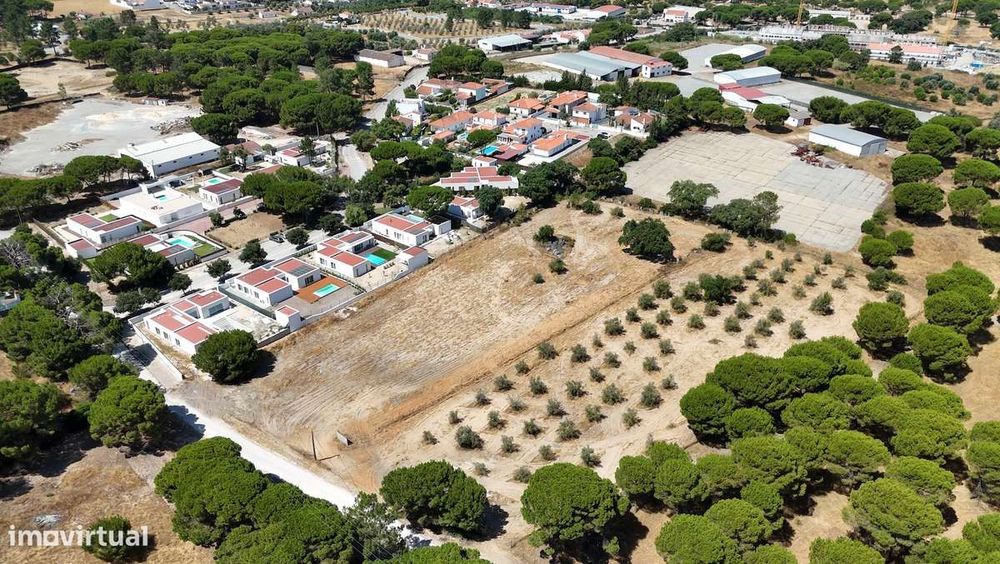 Land 15000 sqm (Urban or Comm./Services) w/water. 66m above sea level
