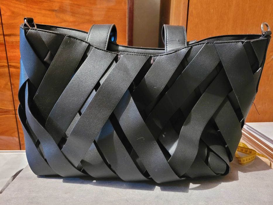 Czarna torba Reserved