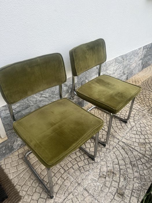 2 cadeiras cantilever