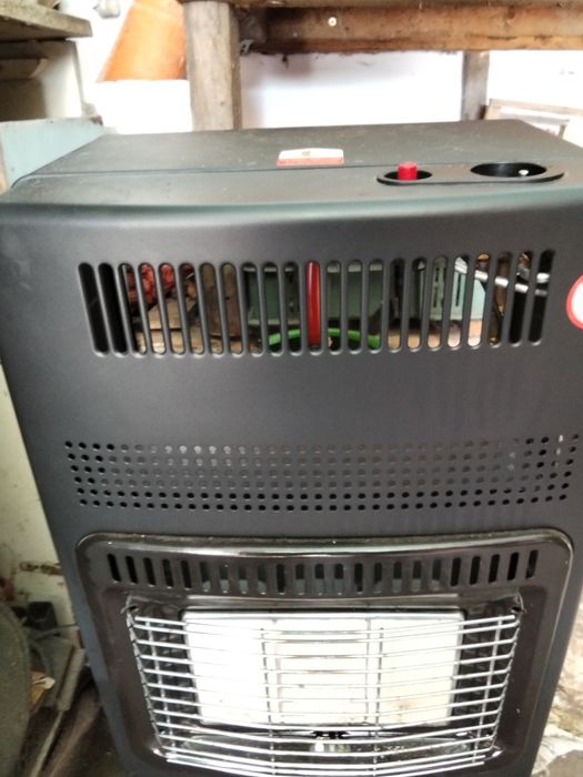 Продам конвектор газовий не працує.кнопка.на запал.газу.разом.збалоном